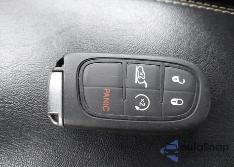 2017 Jeep Cherokee Latitude 4X4 z USA, uszkodzony, nr VIN 1C4PJMCS6HW634762